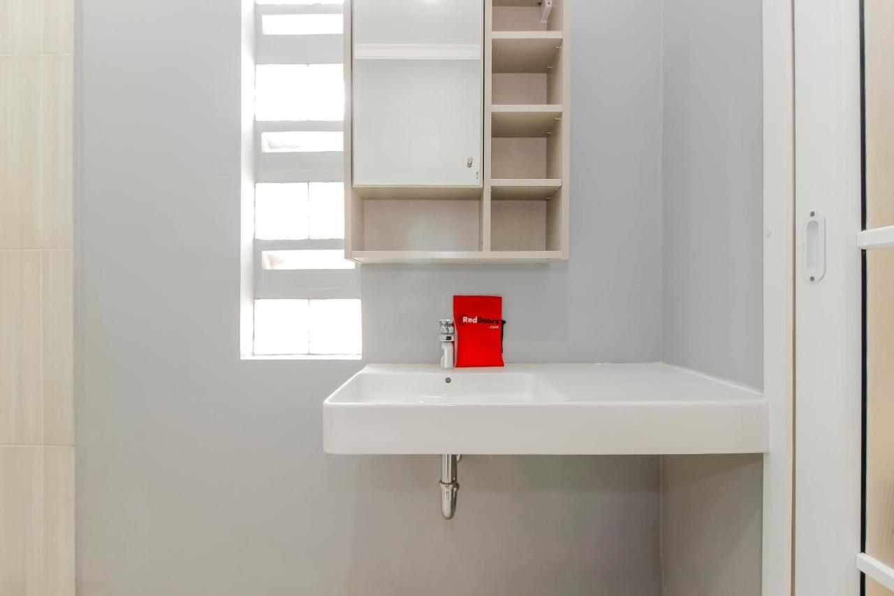 Reddoorz Plus @ Kwitang 2 Yakarta Exterior foto